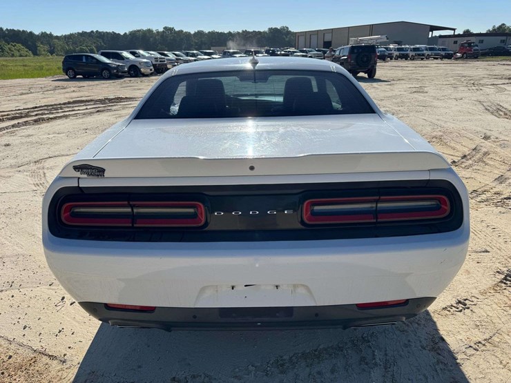 2015-dodge-challenger-r/t-hemi-2d-coupe---193,876-miles-image-6