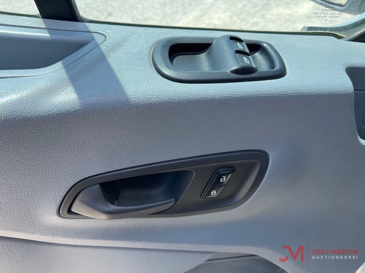 2019-ford-transit-image-15
