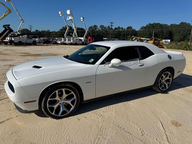 2015-dodge-challenger-r/t-hemi-2d-coupe---193,876-miles-image-1