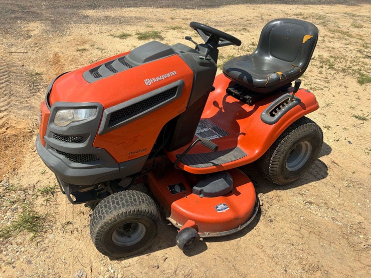 husqvarna-yth22v-46"-cut-riding-mower-image-1