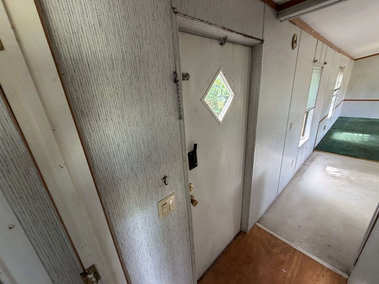2000-horton-homes-inc.-14x64-2br/2bath-mobile-home-image-34