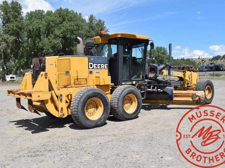 2008-deere-772d-image-12