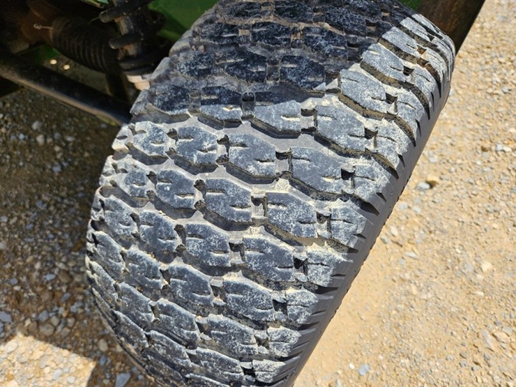 2014-john-deere-gator-image-11