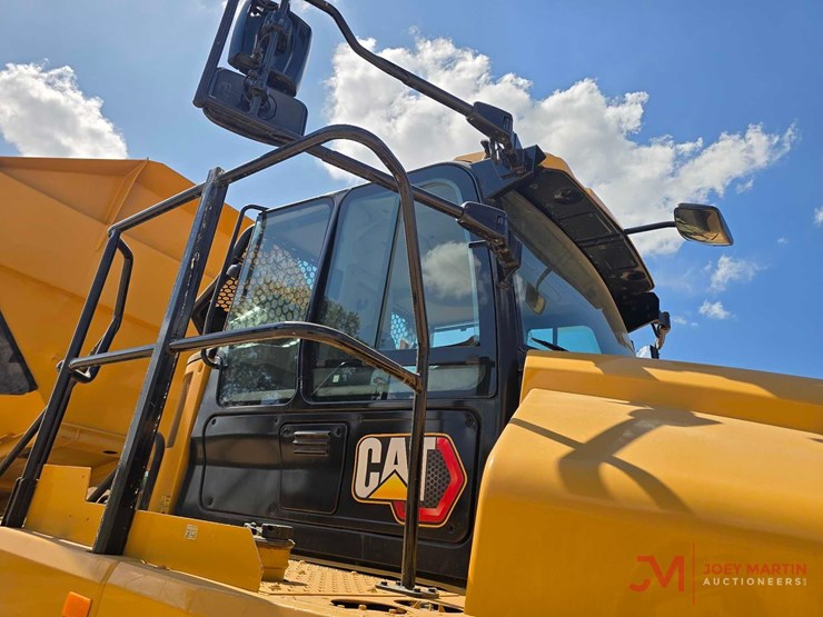 2021-caterpillar-745-image-23