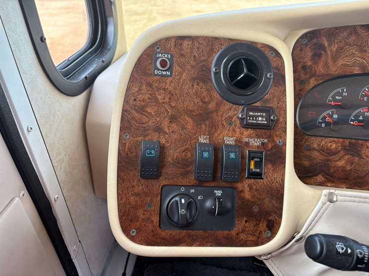 1999-allegro-bay-32'-motorhome-(62,037-miles)-image-14