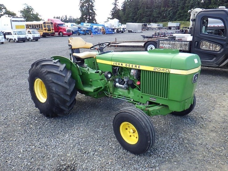 john-deere-2040-image-3