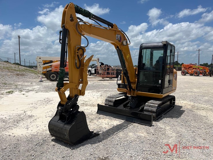 2022-caterpillar-305.5e2-image-2