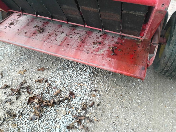 new-holland-660-image-24
