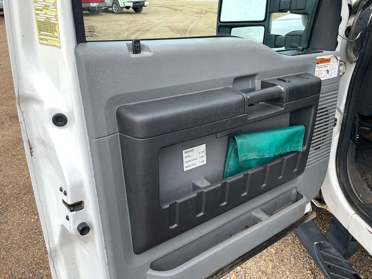 2014-ford-f550-image-9