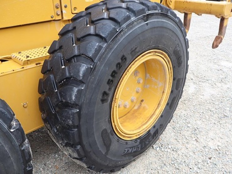 2016-caterpillar-140-image-11