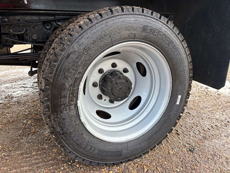 2003-ford-f550-image-8