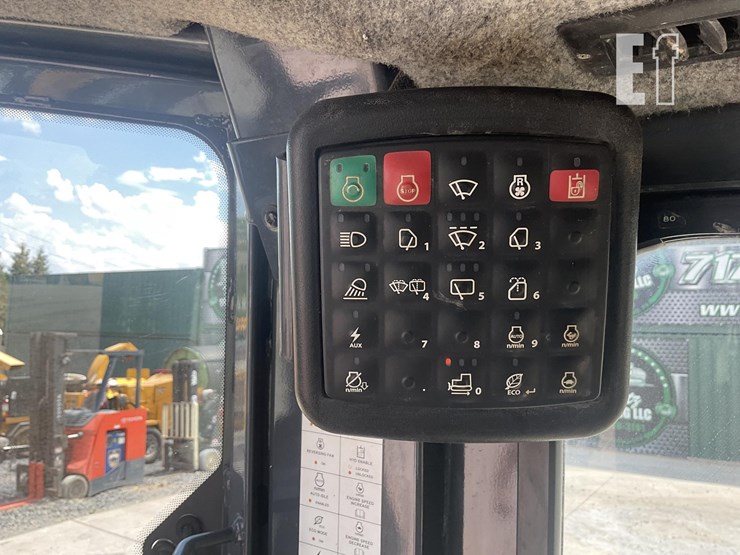 2016-deere-650k-lgp-image-14