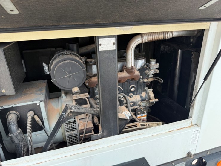 2010-ingersoll-rand-g25-image-5