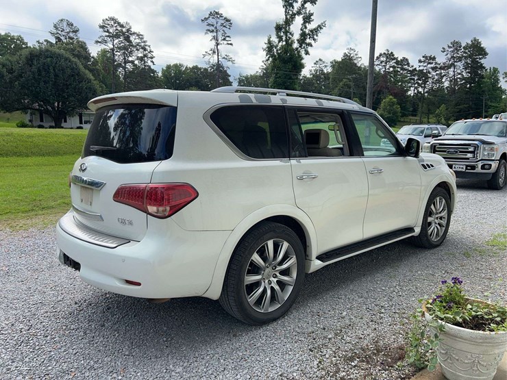 2012-infiniti-qx56-image-5