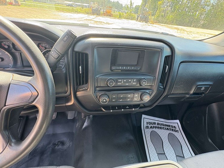 2015-chevrolet-silverado-2500-image-15