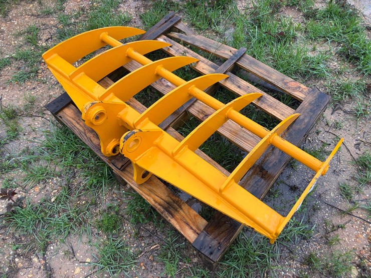 caterpillar-303-image-3