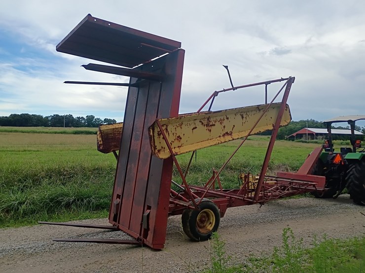 new-holland-1000-image-1