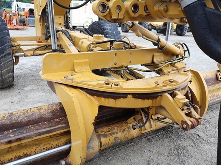 2016-caterpillar-140-image-47