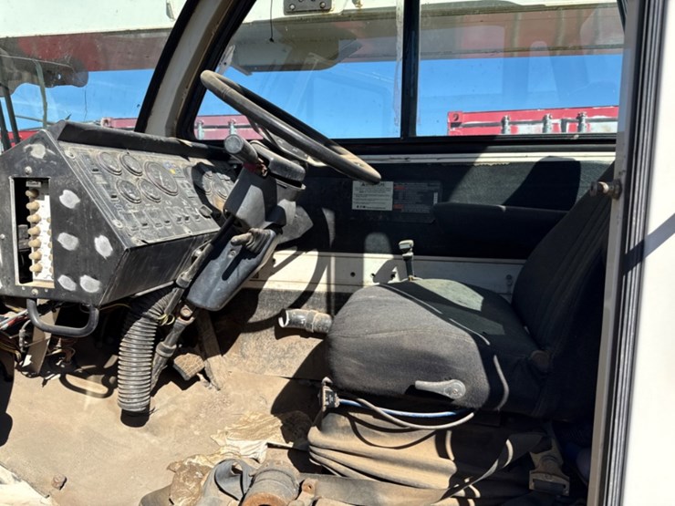terex-2300-terex-60-ton-crane-image-4