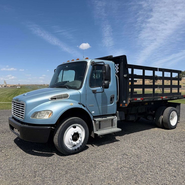 2005 FREIGHTLINER M2 106
