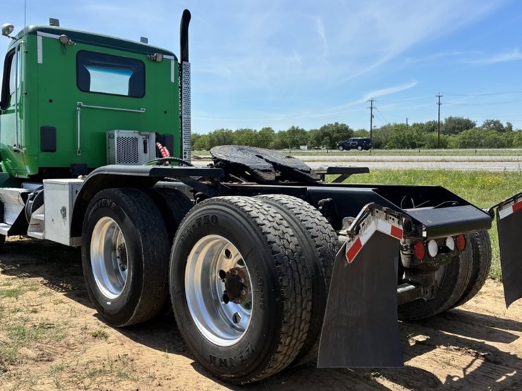 2020-kenworth-t880-image-6