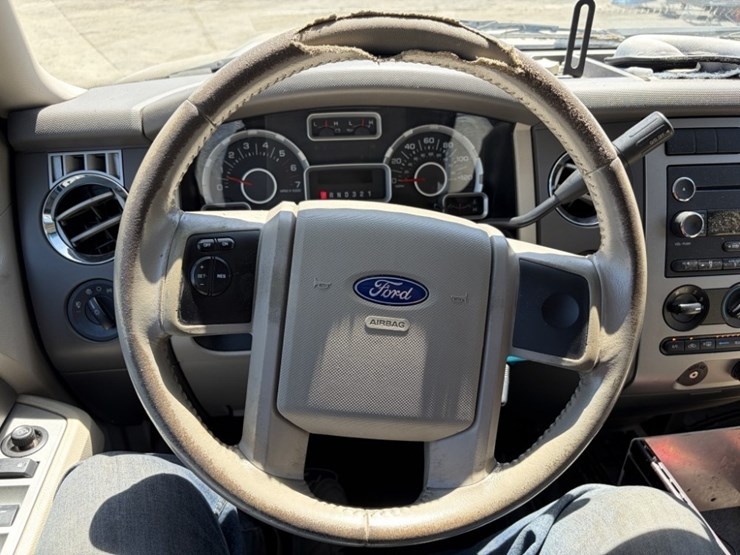 2008-ford-expedition-xlt-image-30