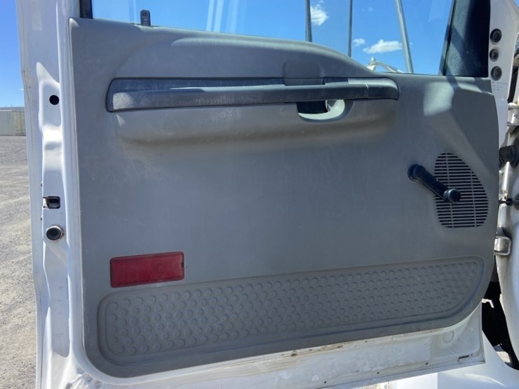 2005-ford-f750-sd-image-21