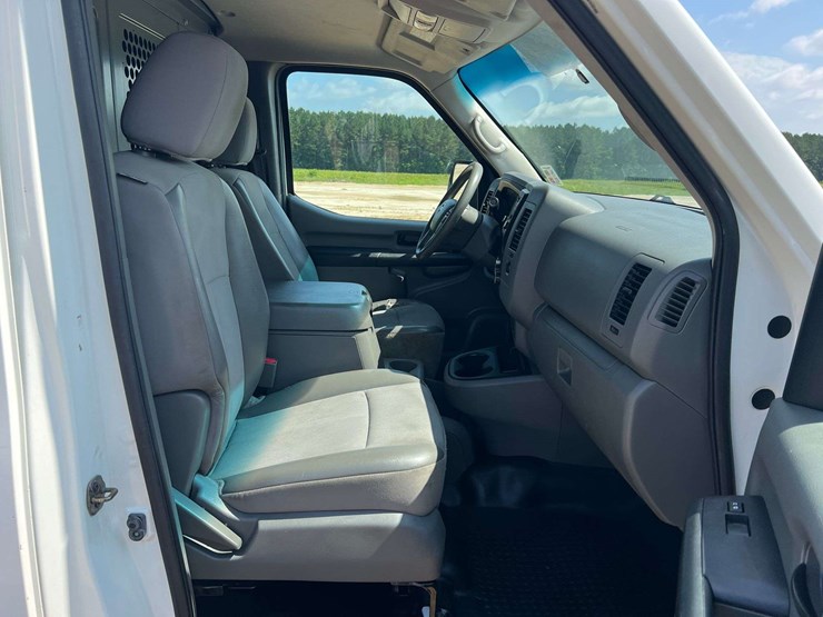 2018-utility-van-image-23