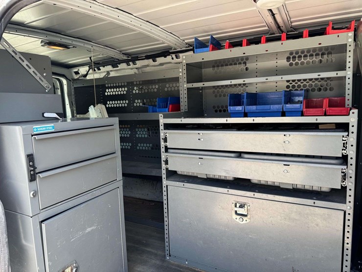 2013-chevrolet-express-2500-image-19