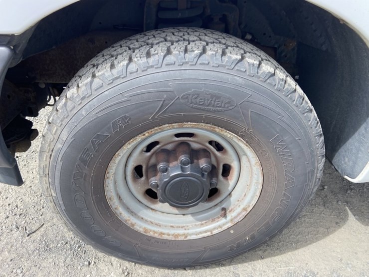 2001-ford-f350-xl-image-39