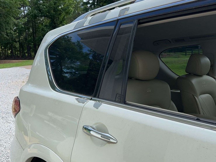 2012-infiniti-qx56-image-8