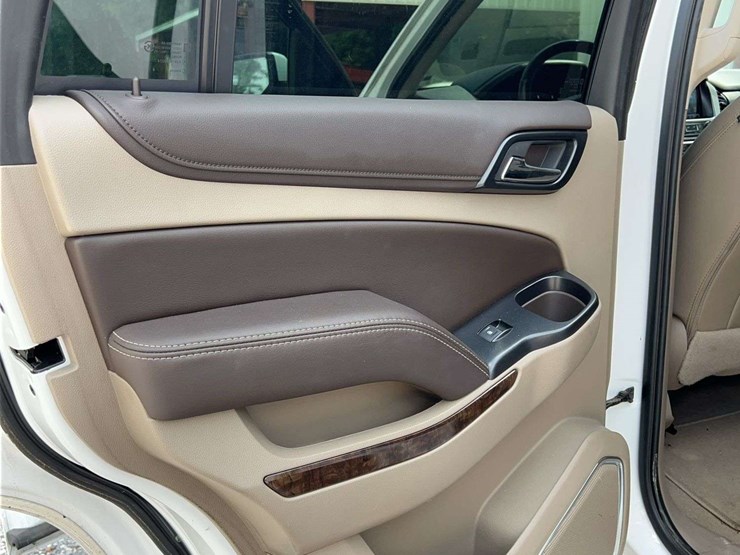 2019-chevrolet-tahoe-image-16