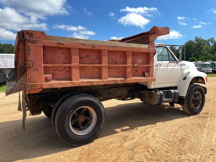 1995-ford-f700-image-3