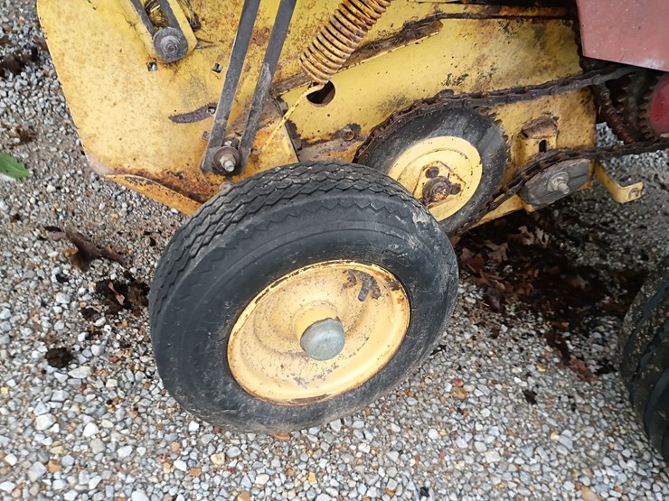 new-holland-660-image-30