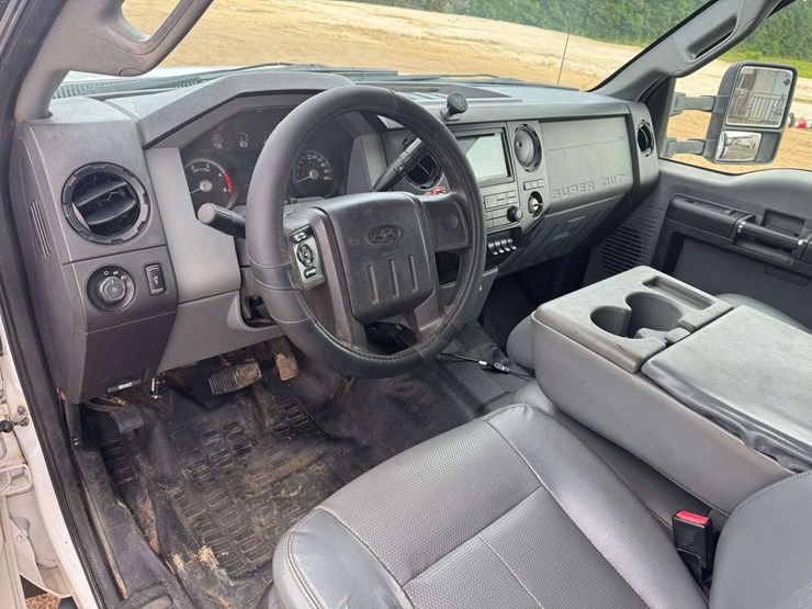 2012-ford-f550-image-11