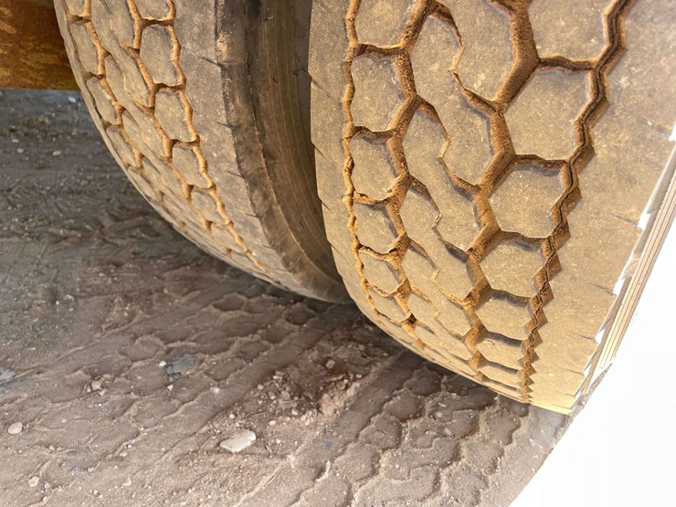 2006-ford-f550-image-22
