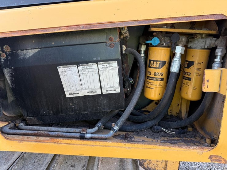 caterpillar-d3k-lgp-image-21