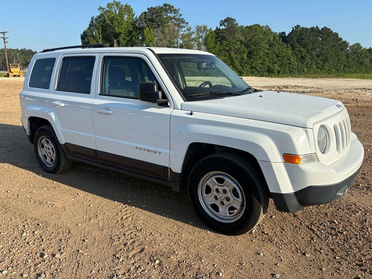 2016-jeep-patriot-sport-image-4