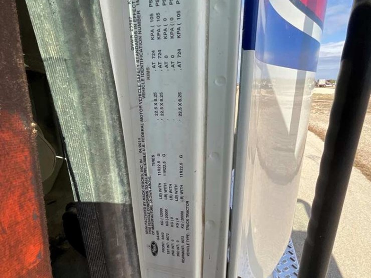 2015-mack-cxu-(pinnacle)-image-18
