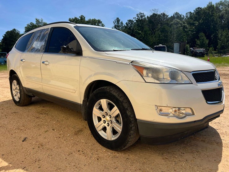2012-chevrolet-traverse-image-4