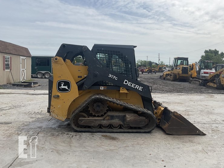 2017-deere-317g-image-5