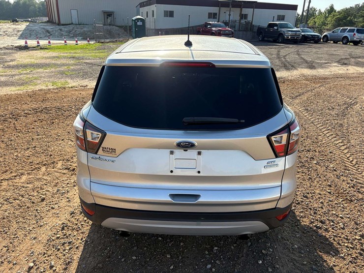 2017-ford-escape-se-image-6
