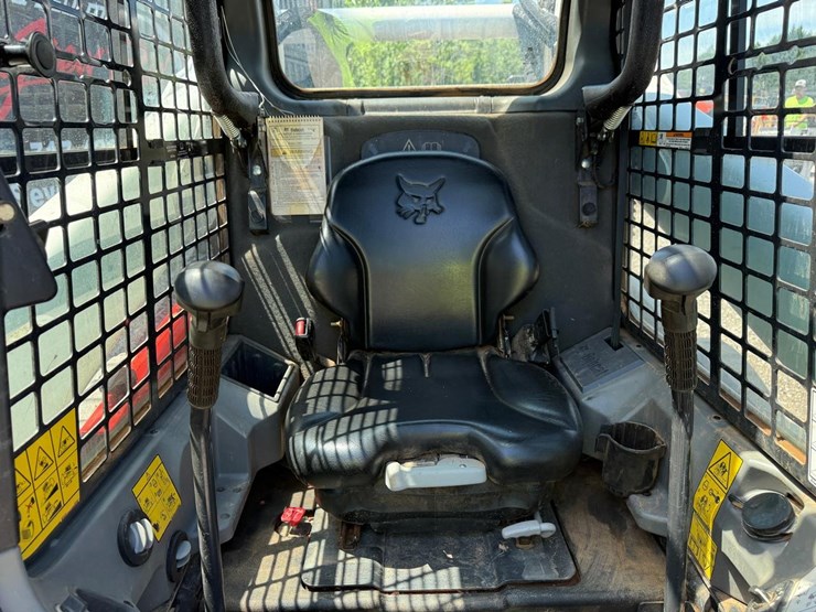 2024-bobcat-t770-image-19
