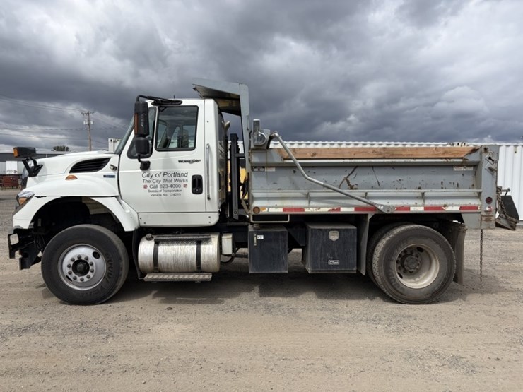 2012-international-7500-dump-truck-image-7