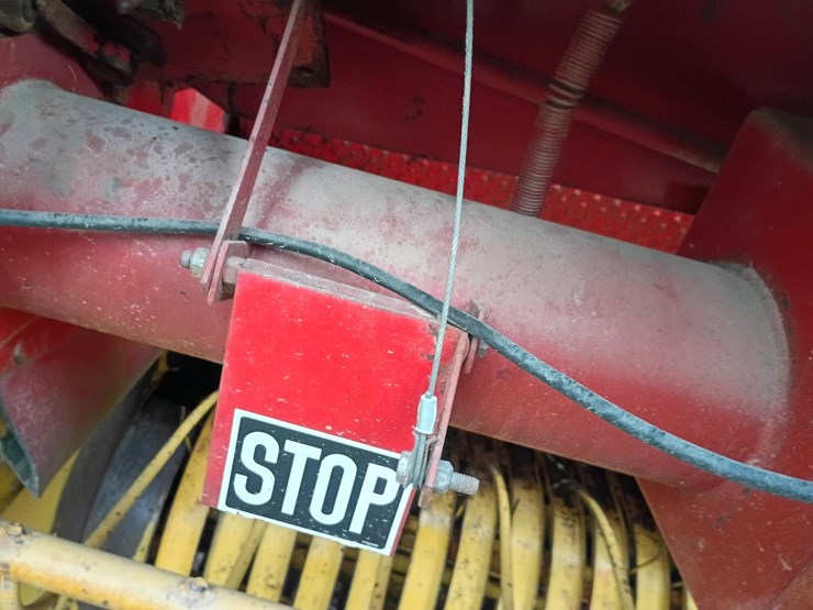 new-holland-660-image-18