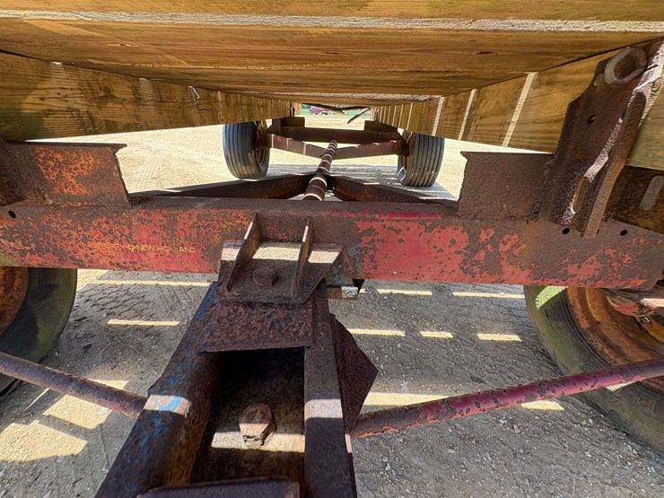 new-holland-14-image-15