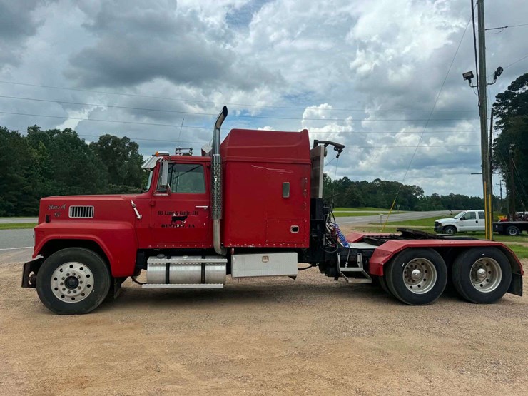 1984-ford-ltl9000-image-4