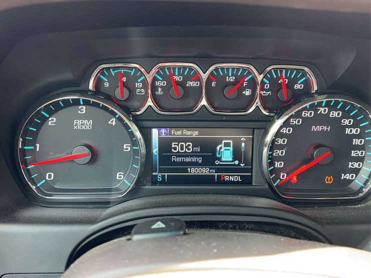 2019-chevrolet-tahoe-image-24