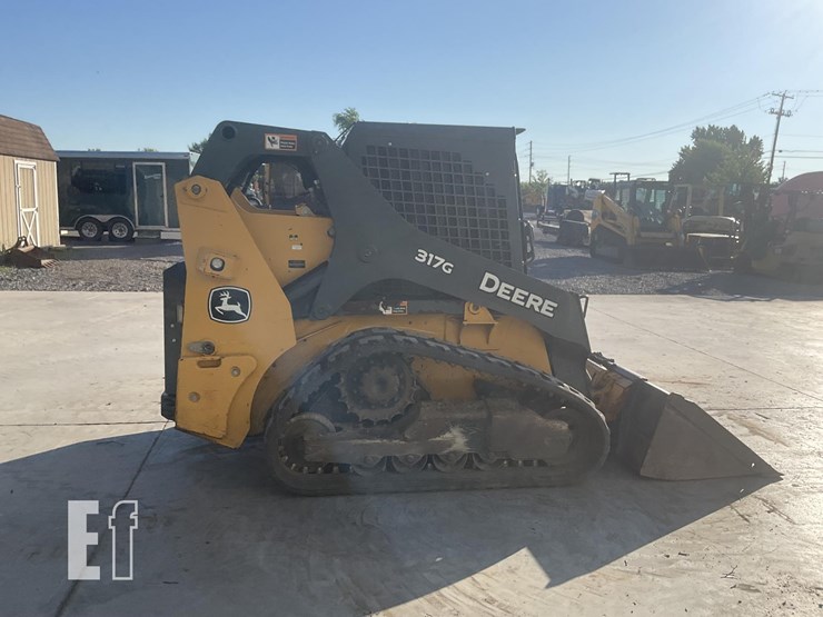 2017-deere-317g-image-5