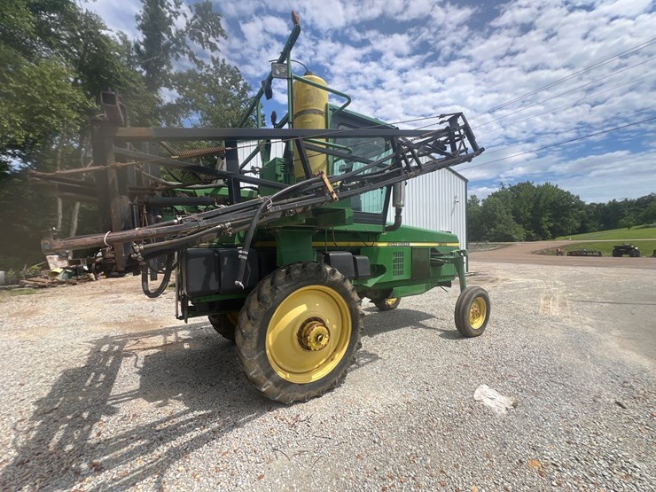 2000-john-deere-6700-image-4